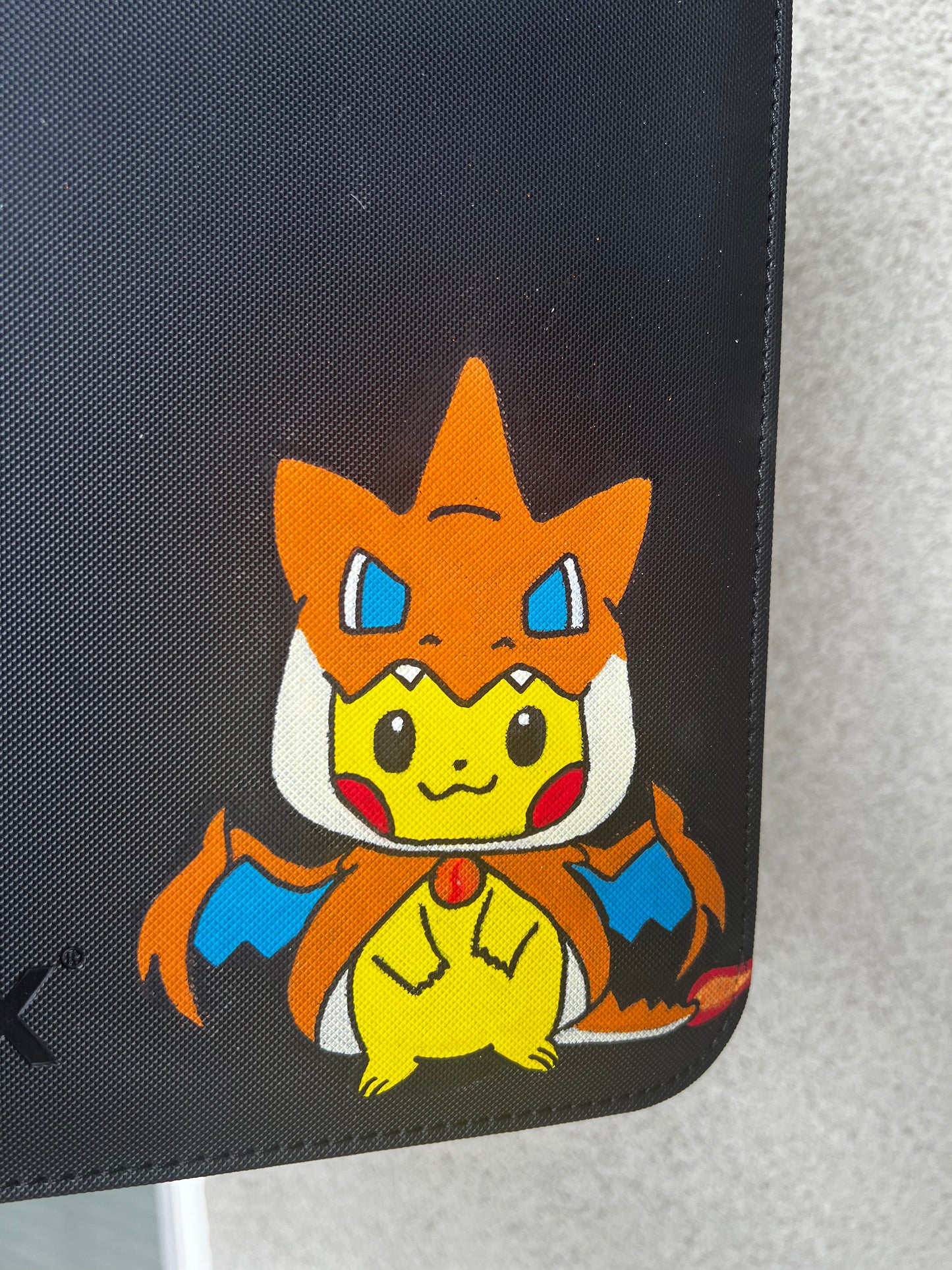 Charizard Poncho Pikachu 9 Pocket VaultX Binder