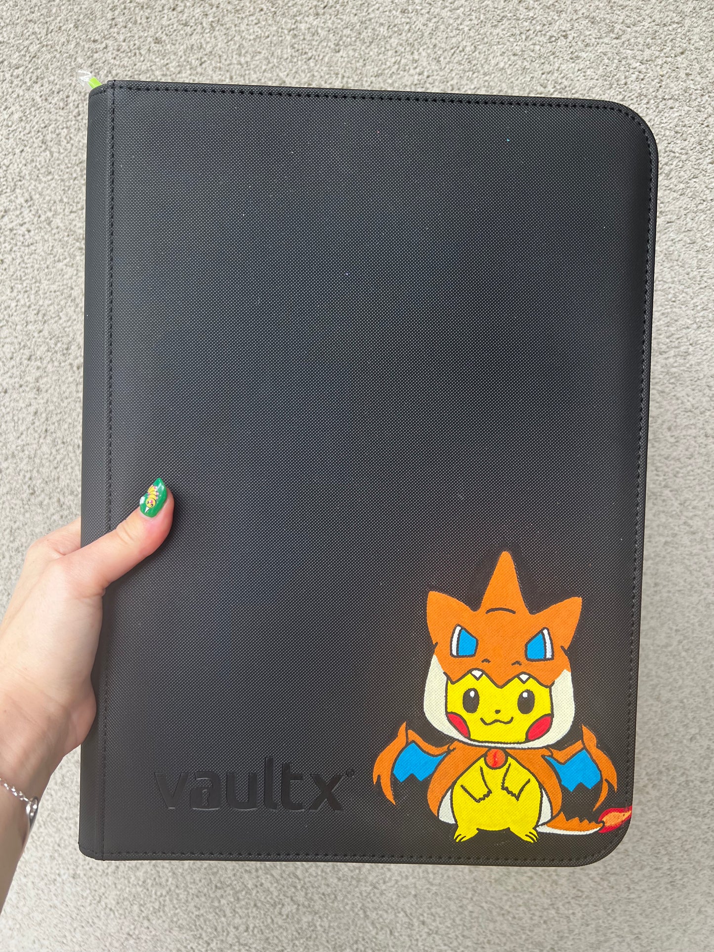 Charizard Poncho Pikachu 9 Pocket VaultX Binder